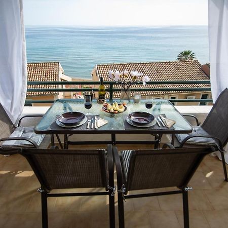 Alexandras On The Beach And Pool Apt 글리파다 외부 사진