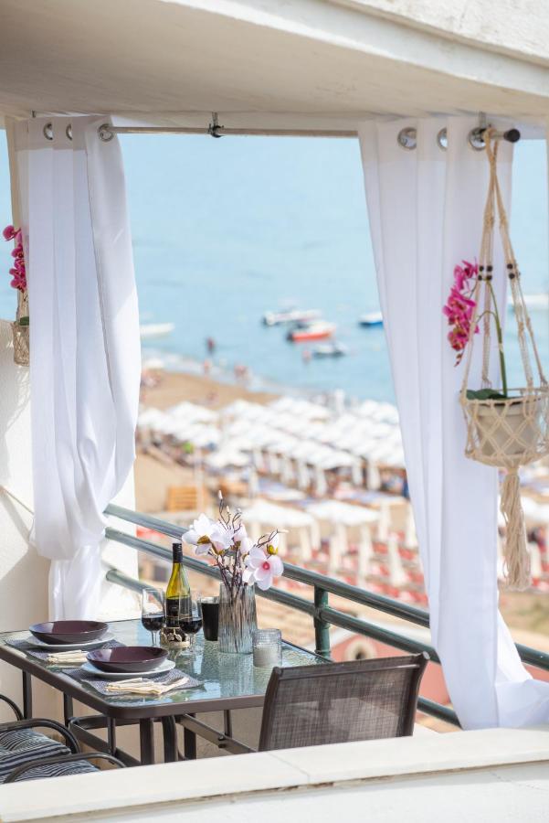 Alexandras On The Beach And Pool Apt 글리파다 외부 사진