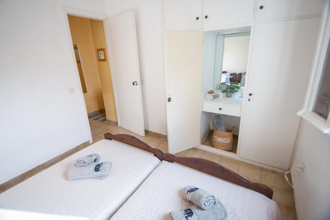 Alexandras On The Beach And Pool Apt 글리파다 외부 사진